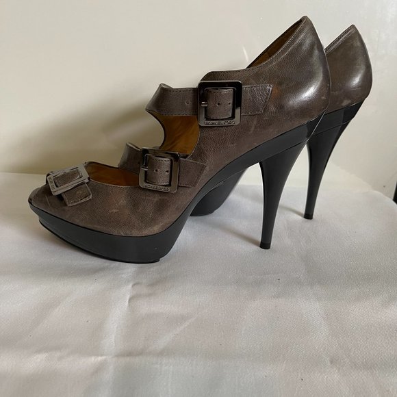 MICHAEL KORS LEATHER  PLATFORM SIZE 10 - Picture 14 of 15